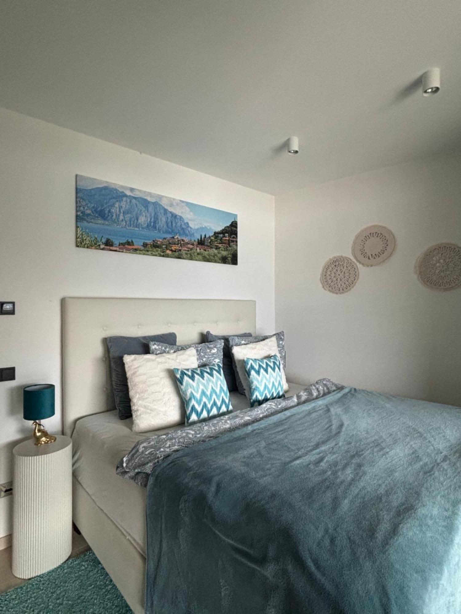 Le Rocce Apartment Torri Del Benaco Bagian luar foto